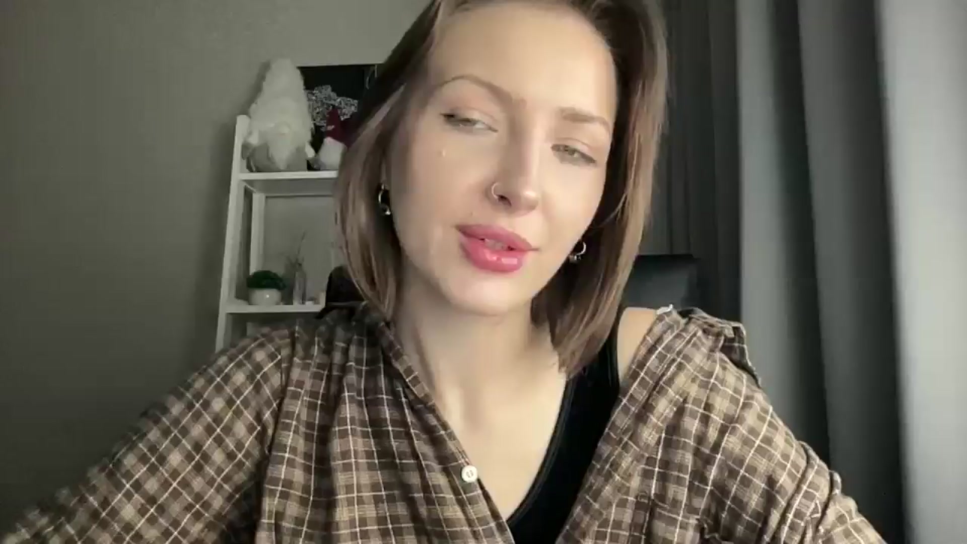 Gallery image thumbnail from Di_Pearl's myfreecams stream on, 12/10/2025, 16:02 image 4 of 20