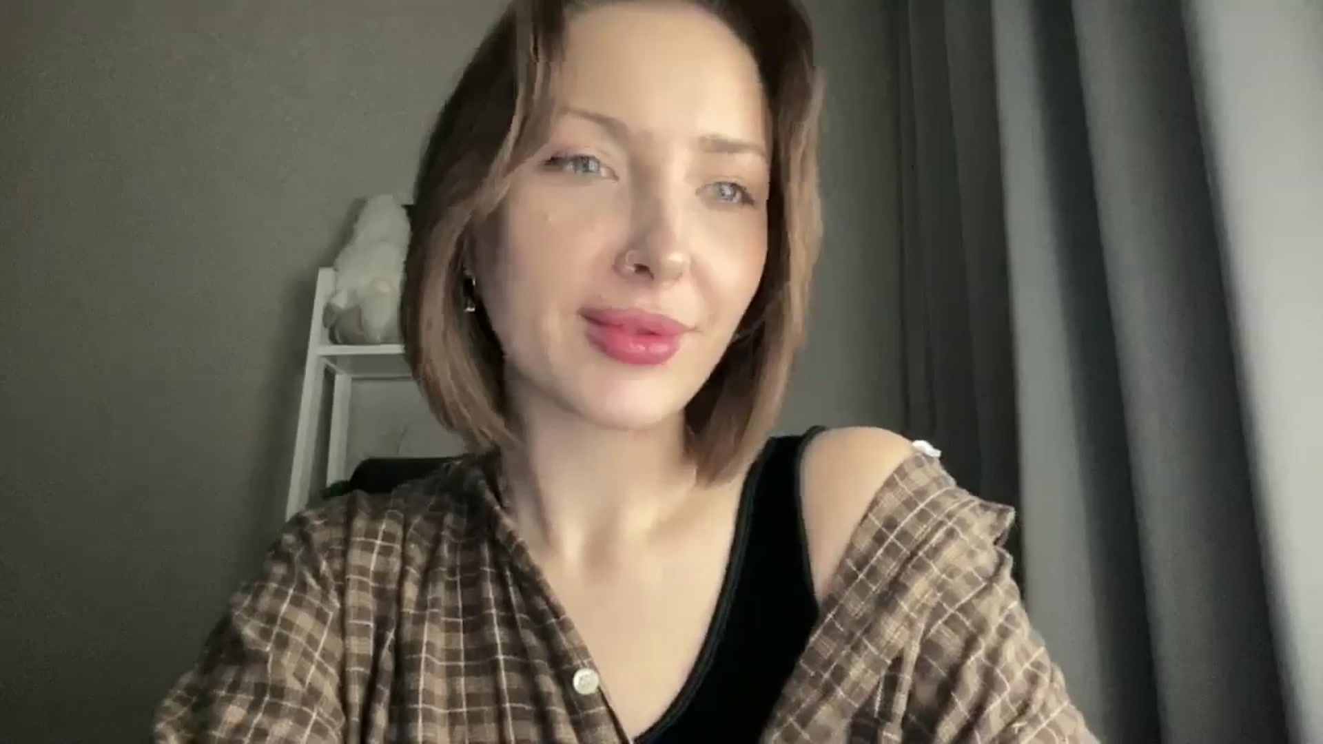 Gallery image thumbnail from Di_Pearl's myfreecams stream on, 12/10/2025, 16:02 image 10 of 20