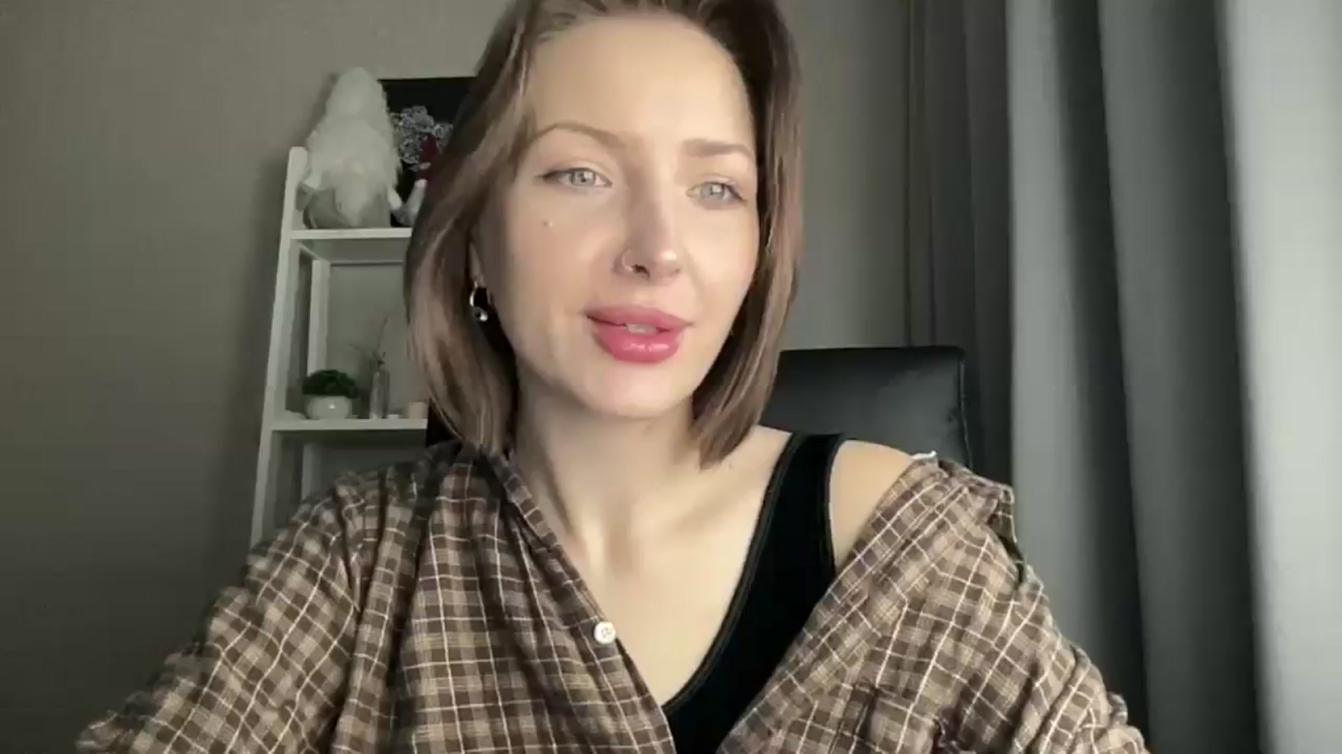 Gallery image thumbnail from Di_Pearl's myfreecams stream on, 12/10/2025, 16:02 image 3 of 20