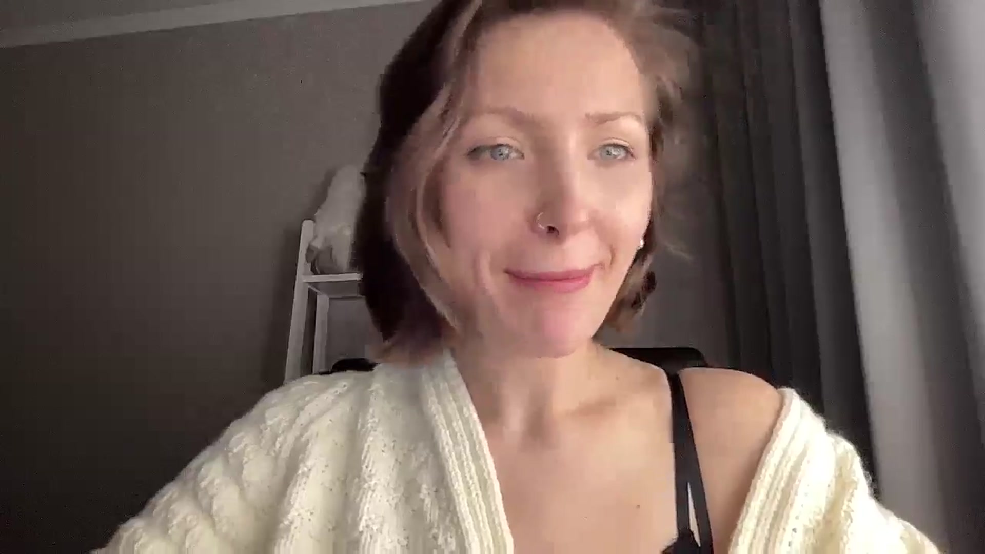 Gallery image thumbnail from Di_Pearl's myfreecams stream on, 12/14/2025, 24:03 image 16 of 20