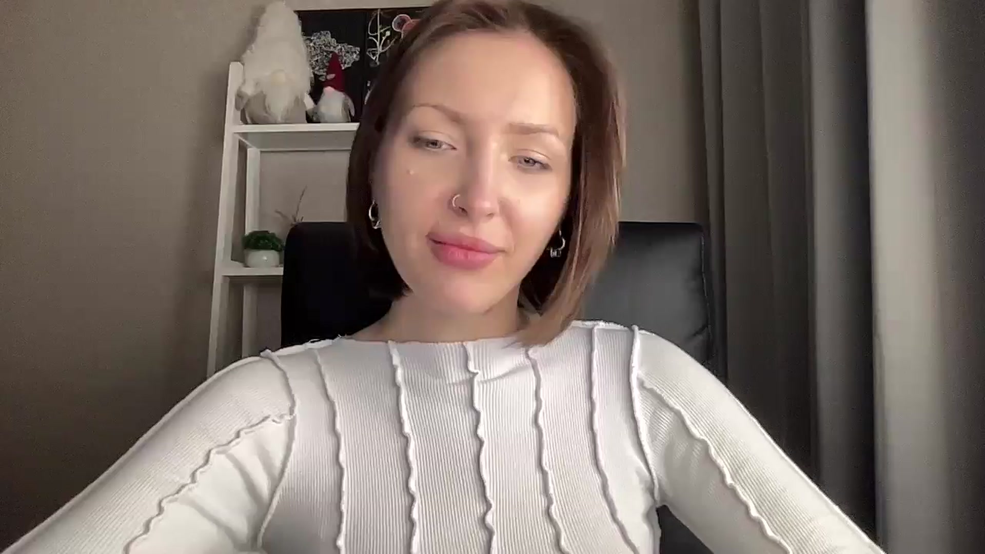 Gallery image thumbnail from Di_Pearl's myfreecams stream on, 12/15/2025, 22:49 image 4 of 20
