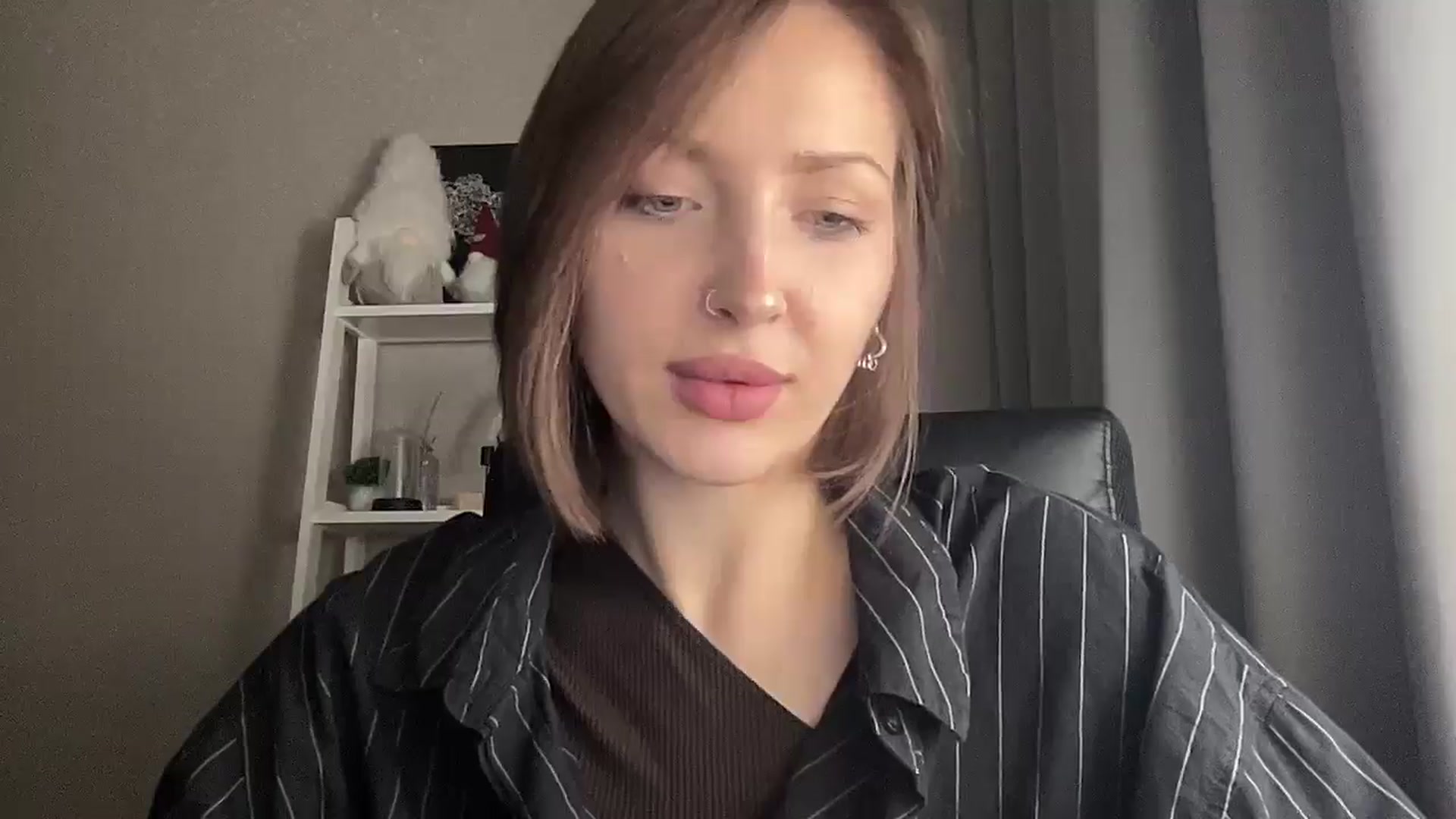 Gallery image thumbnail from Di_Pearl's myfreecams stream on, 12/19/2025, 17:10 image 18 of 20
