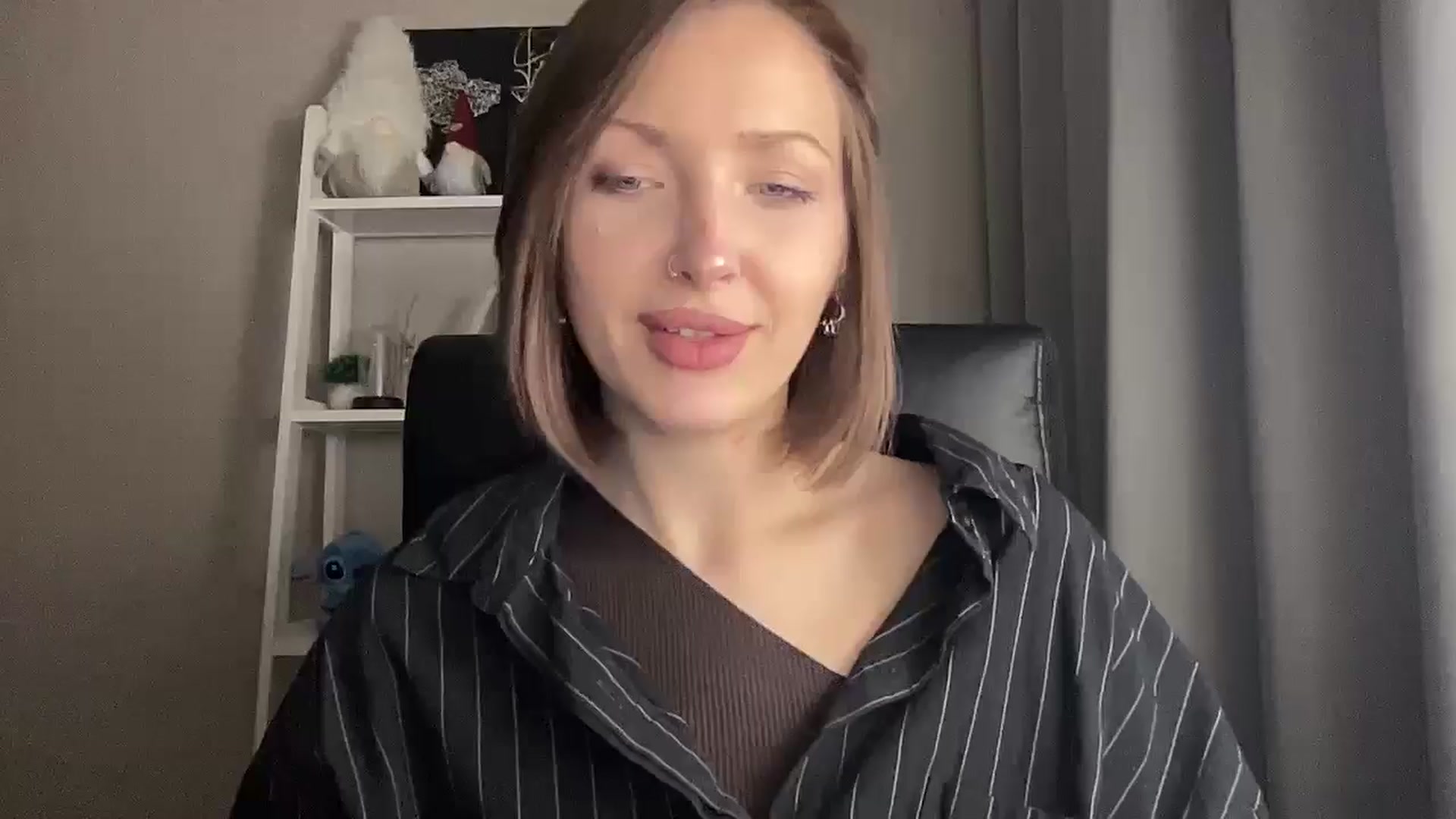Gallery image thumbnail from Di_Pearl's myfreecams stream on, 12/19/2025, 17:10 image 4 of 20