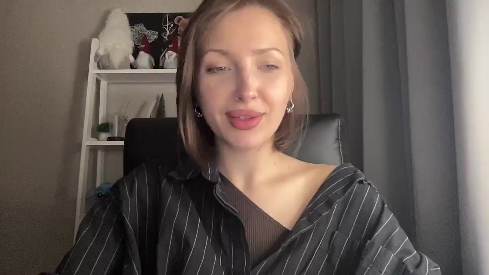 Gallery image thumbnail from Di_Pearl's myfreecams stream on, 12/19/2025, 23:32 image 4 of 20