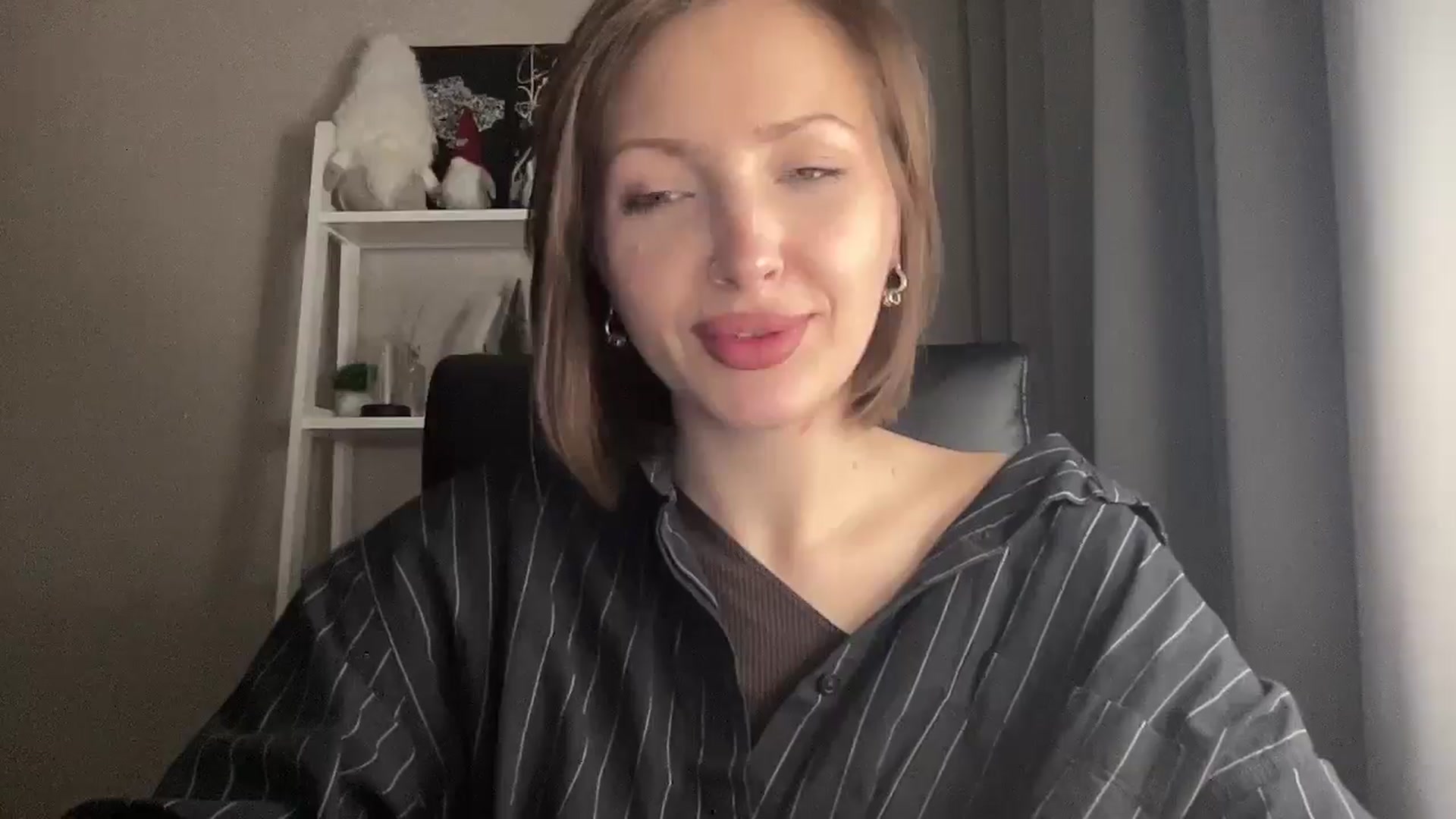 Gallery image thumbnail from Di_Pearl's myfreecams stream on, 12/19/2025, 23:32 image 8 of 20