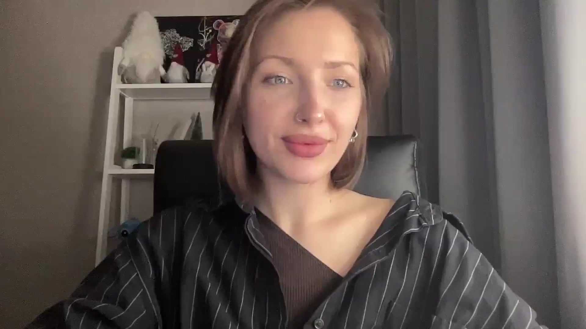 Gallery image thumbnail from Di_Pearl's myfreecams stream on, 12/19/2025, 23:32 image 7 of 20