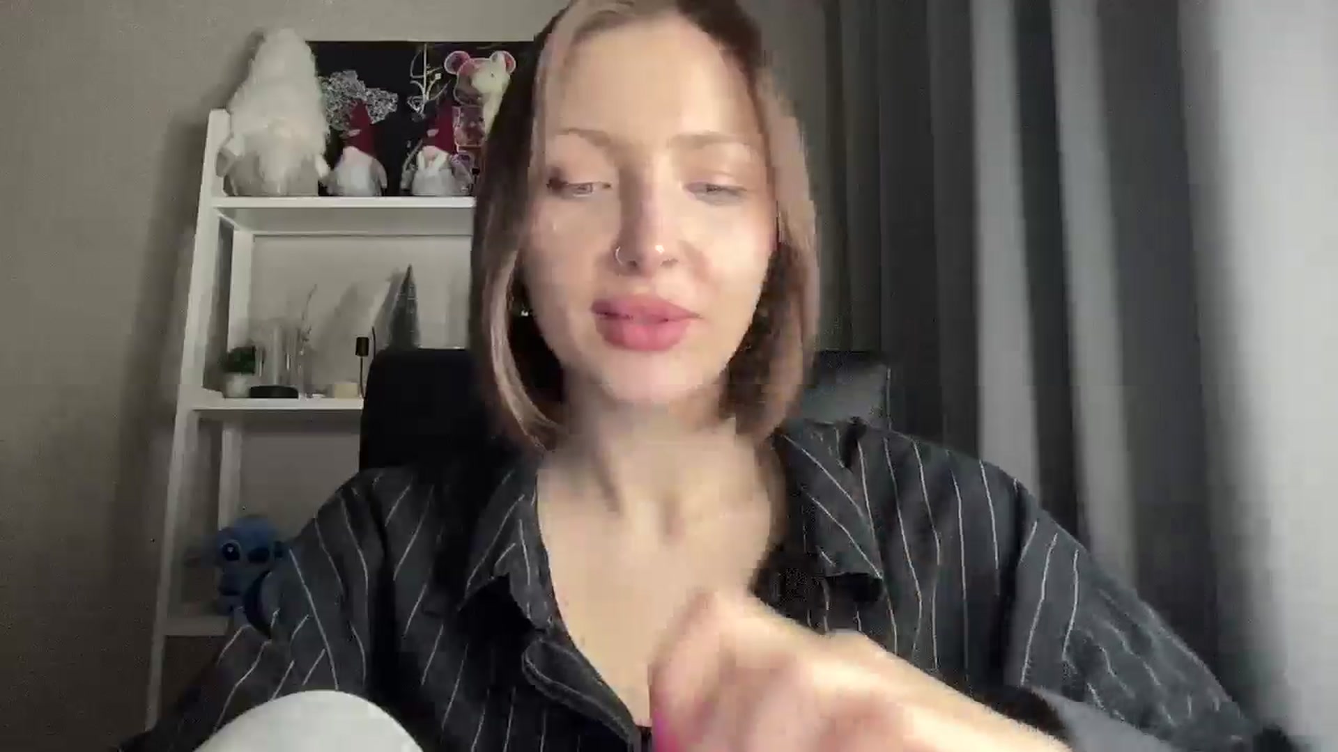 Gallery image thumbnail from Di_Pearl's myfreecams stream on, 12/22/2025, 23:02 image 6 of 20