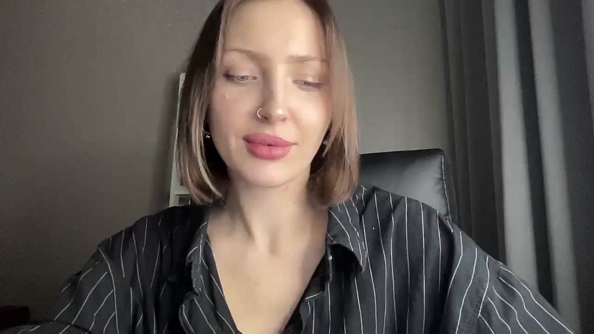 Gallery image thumbnail from Di_Pearl's myfreecams stream on, 12/22/2025, 23:02 image 17 of 20