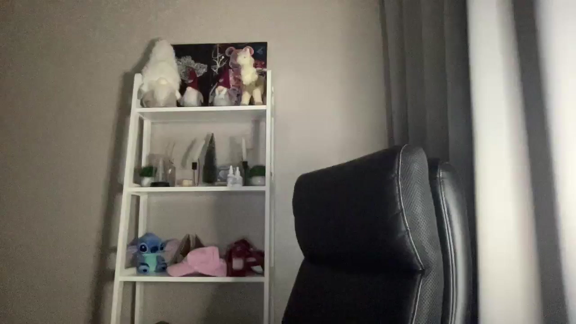Gallery image thumbnail from Di_Pearl's myfreecams stream on, 12/23/2025, 18:08 image 9 of 20