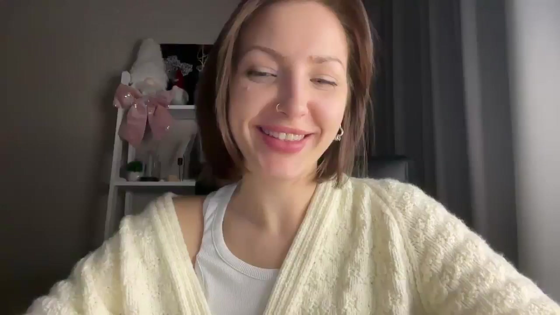 Gallery image thumbnail from Di_Pearl's myfreecams stream on, 12/25/2025, 24:04 image 4 of 20