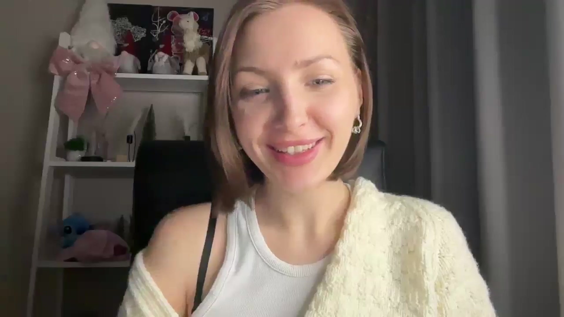 Gallery image thumbnail from Di_Pearl's myfreecams stream on, 12/25/2025, 24:04 image 13 of 20