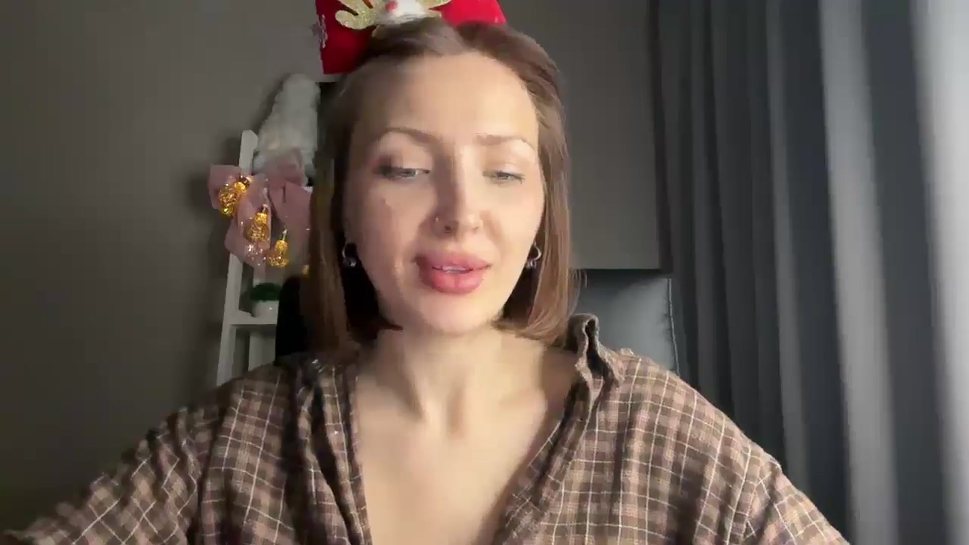 Gallery image thumbnail from Di_Pearl's myfreecams stream on, 12/25/2025, 21:39 image 15 of 20
