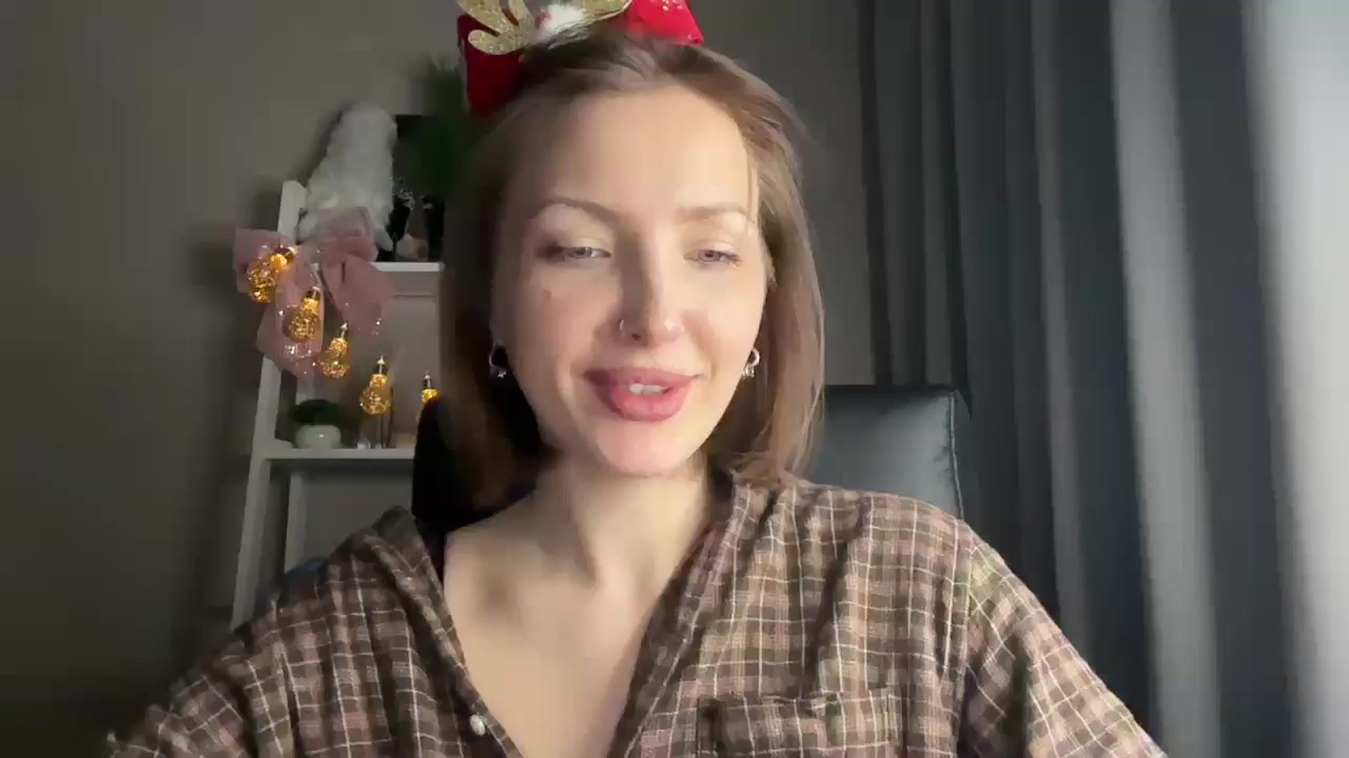 Gallery image thumbnail from Di_Pearl's myfreecams stream on, 12/25/2025, 21:39 image 7 of 20