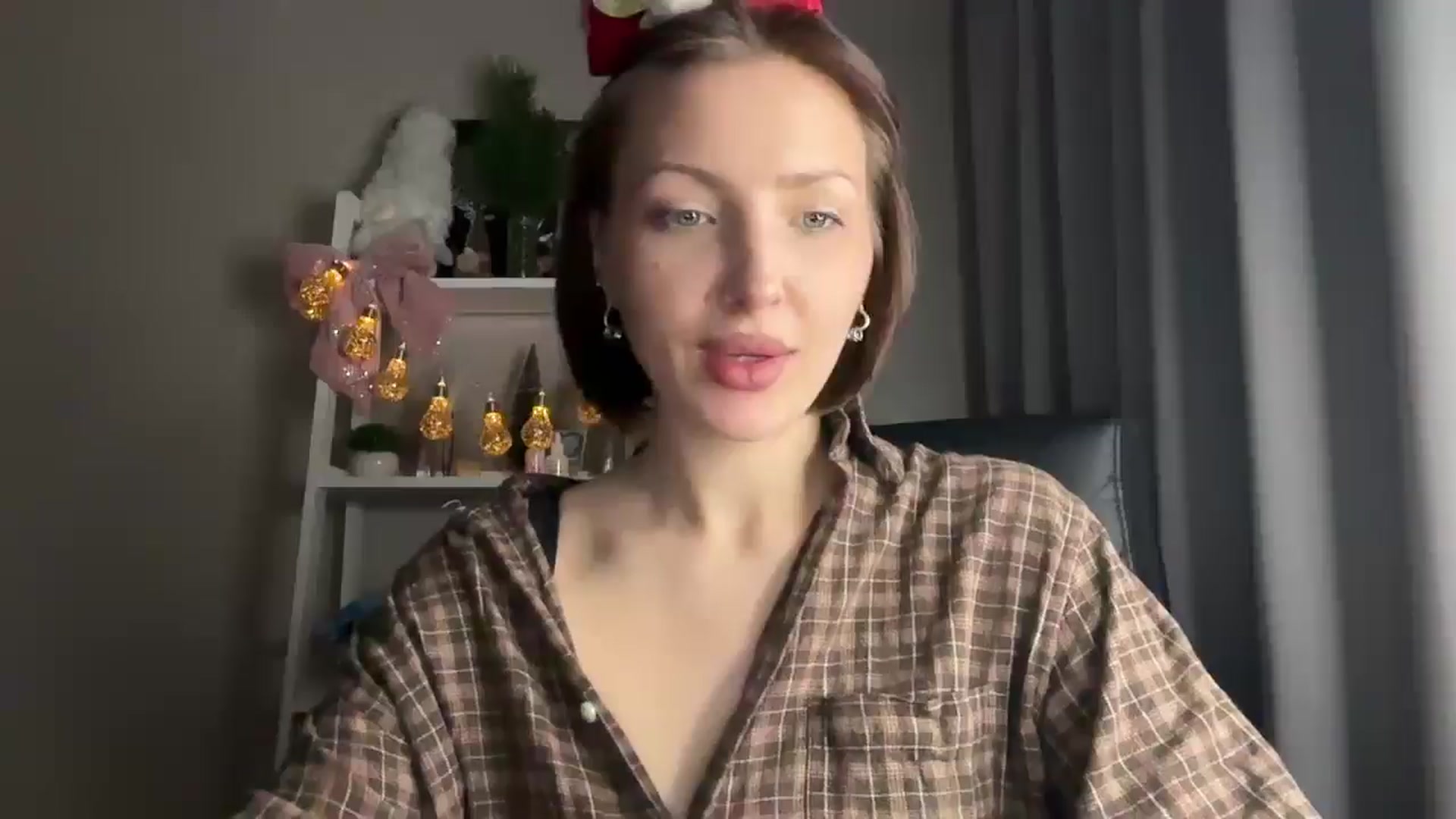 Gallery image thumbnail from Di_Pearl's myfreecams stream on, 12/25/2025, 21:39 image 1 of 20