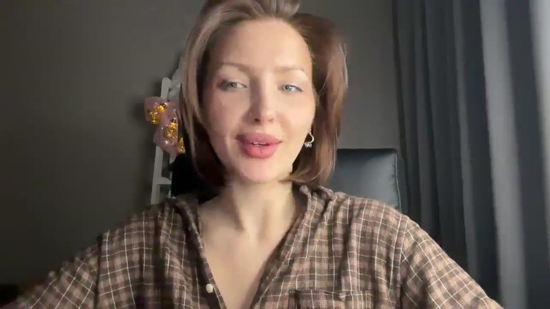 Gallery image thumbnail from Di_Pearl's myfreecams stream on, 12/25/2025, 21:39 image 9 of 20
