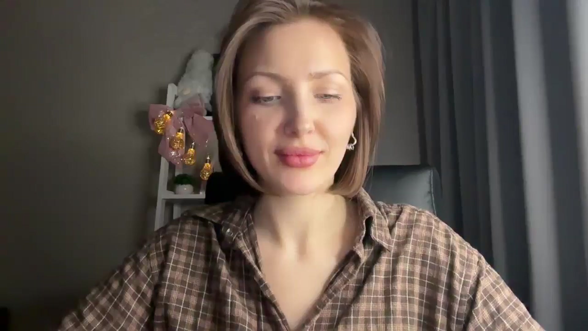 Gallery image thumbnail from Di_Pearl's myfreecams stream on, 12/25/2025, 21:39 image 19 of 20