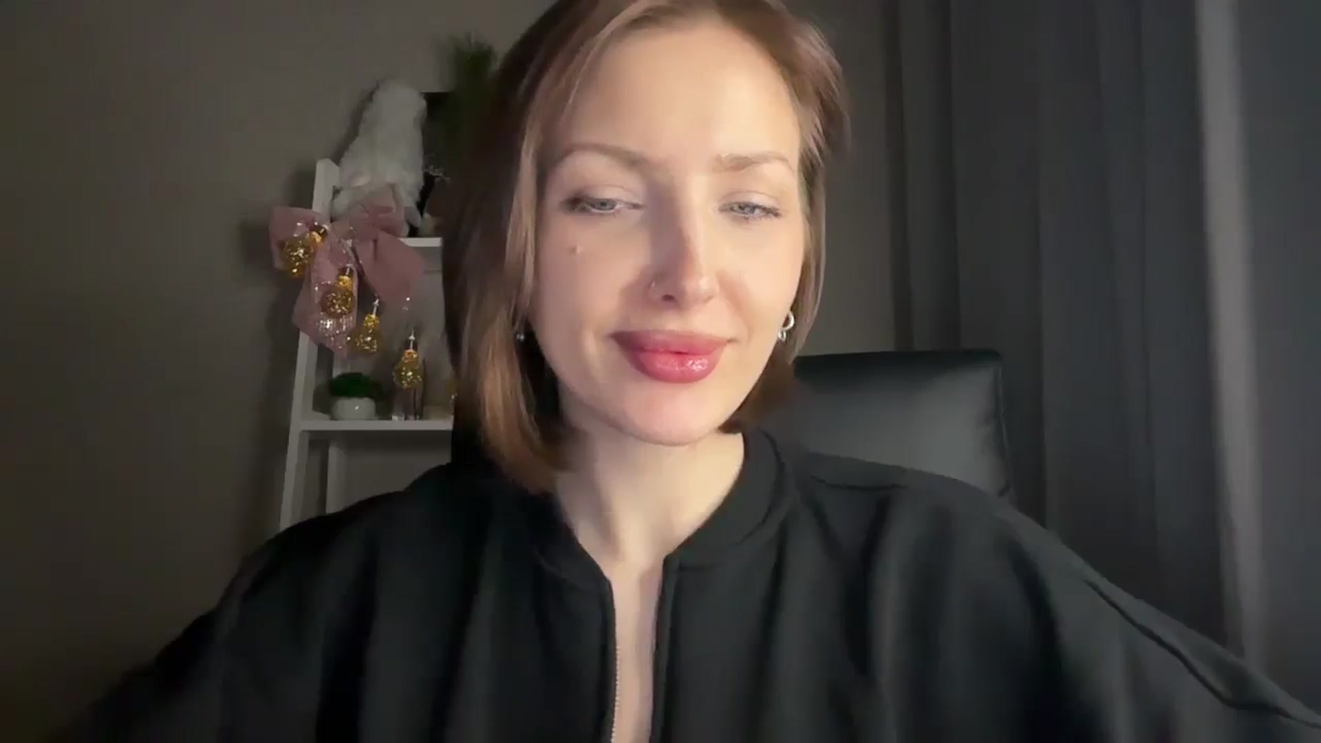 Gallery image thumbnail from Di_Pearl's myfreecams stream on, 12/27/2025, 18:10 image 17 of 20