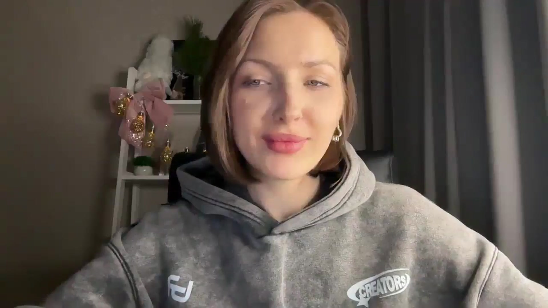 Gallery image thumbnail from Di_Pearl's myfreecams stream on, 12/28/2025, 18:37 image 17 of 20