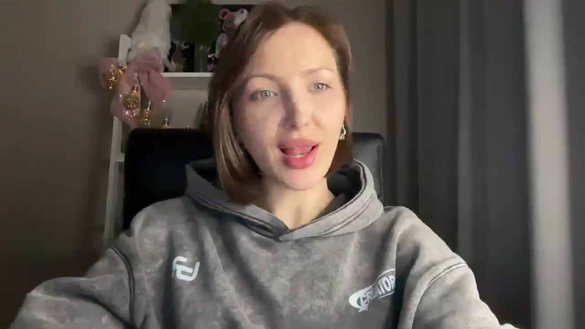 Gallery image thumbnail from Di_Pearl's myfreecams stream on, 12/28/2025, 22:10 image 3 of 20