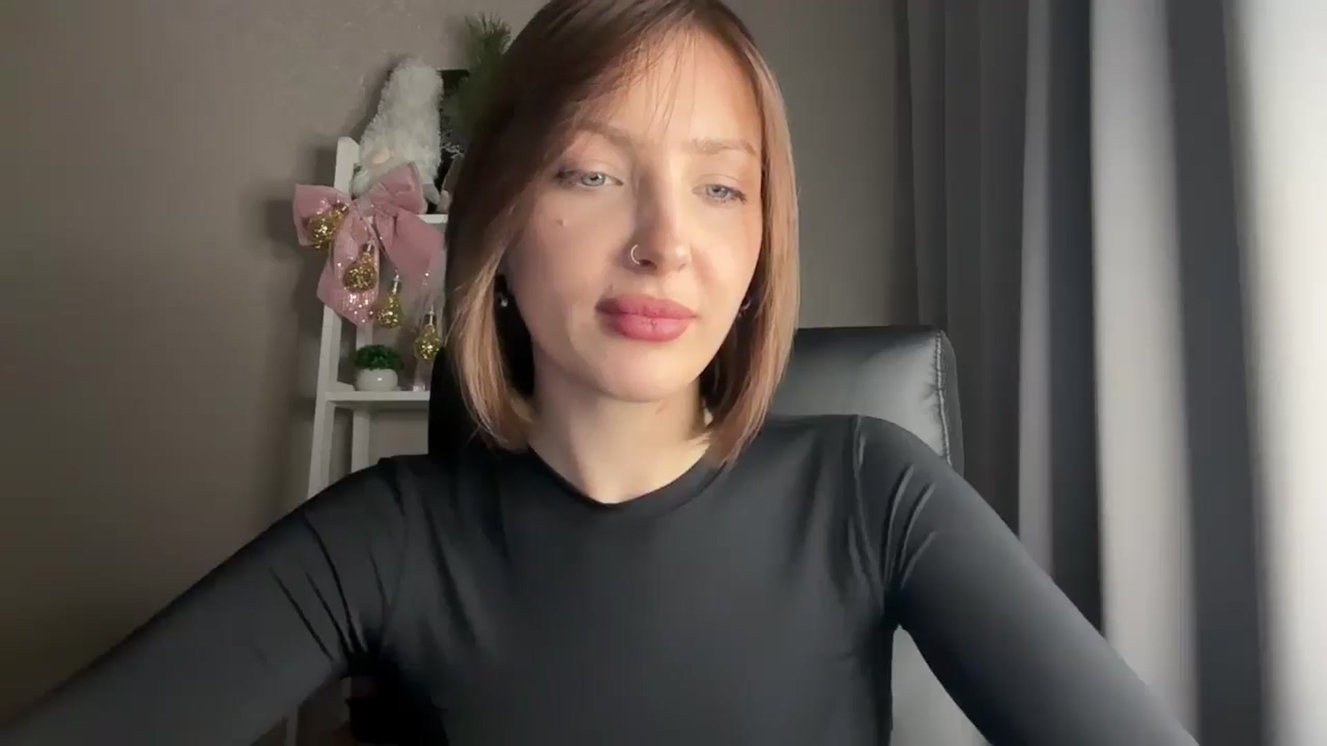 Gallery image thumbnail from Di_Pearl's myfreecams stream on, 12/29/2025, 18:02 image 17 of 20