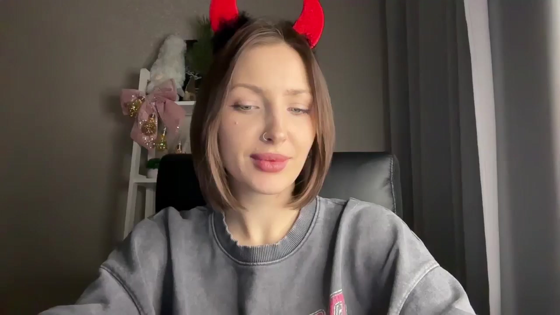 Gallery image thumbnail from Di_Pearl's myfreecams stream on, 12/30/2025, 18:24 image 1 of 20