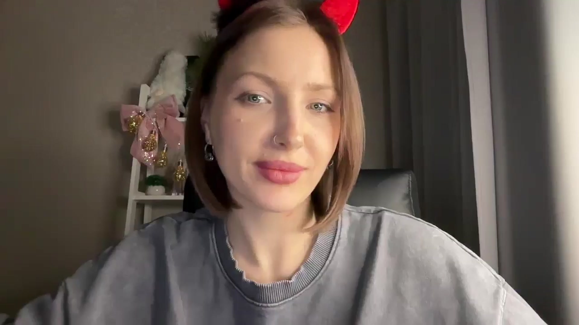 Gallery image thumbnail from Di_Pearl's myfreecams stream on, 12/30/2025, 18:24 image 19 of 20