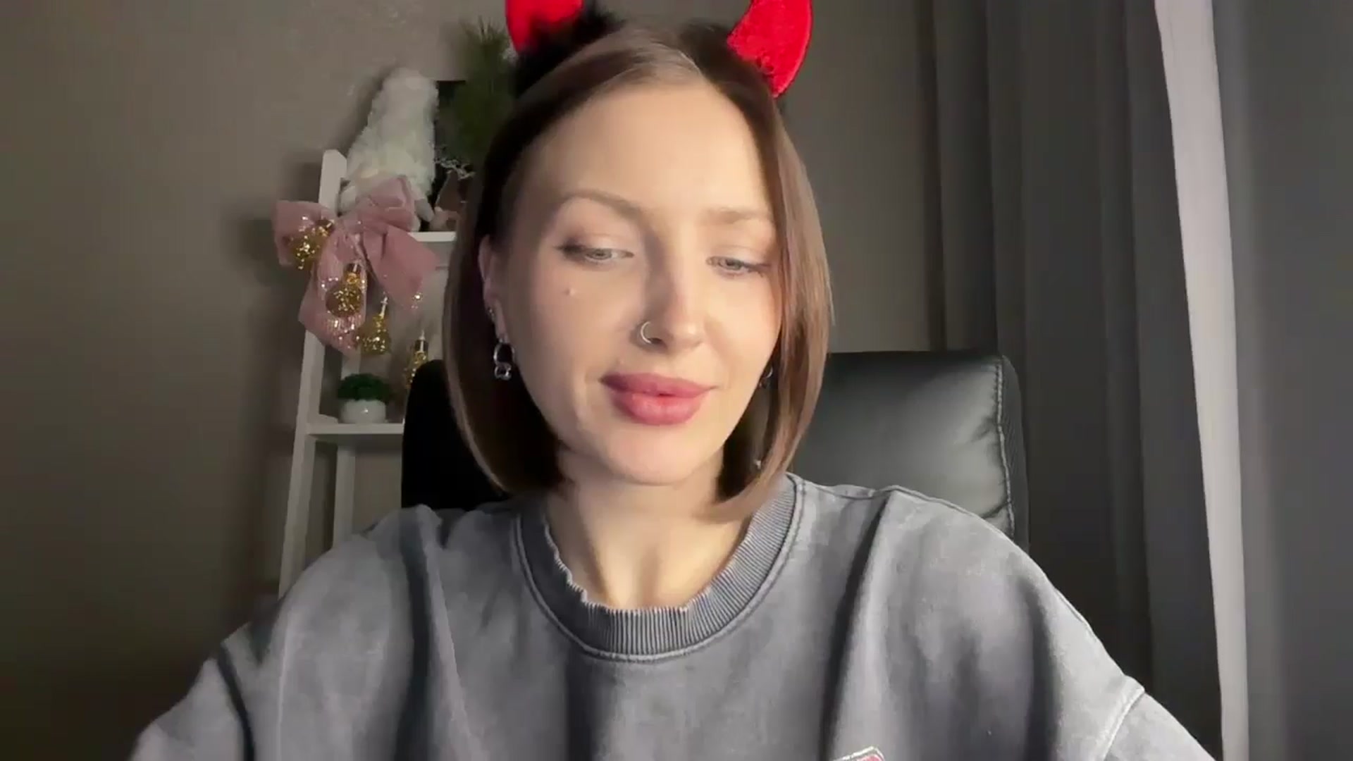 Gallery image thumbnail from Di_Pearl's myfreecams stream on, 12/30/2025, 18:24 image 10 of 20