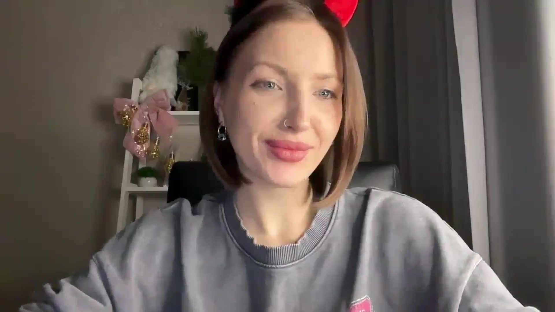 Gallery image thumbnail from Di_Pearl's myfreecams stream on, 12/30/2025, 18:24 image 16 of 20