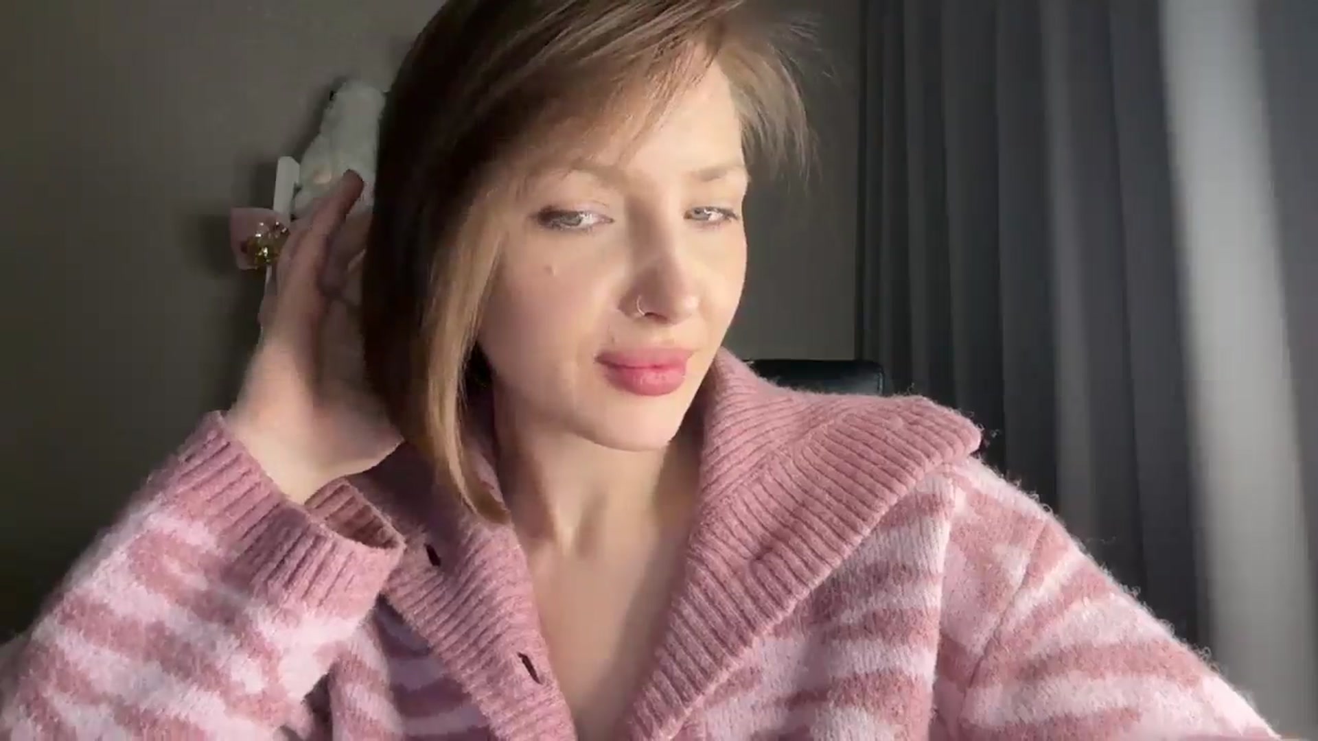 Gallery image thumbnail from Di_Pearl's myfreecams stream on, 01/04/2026, 22:02 image 11 of 20