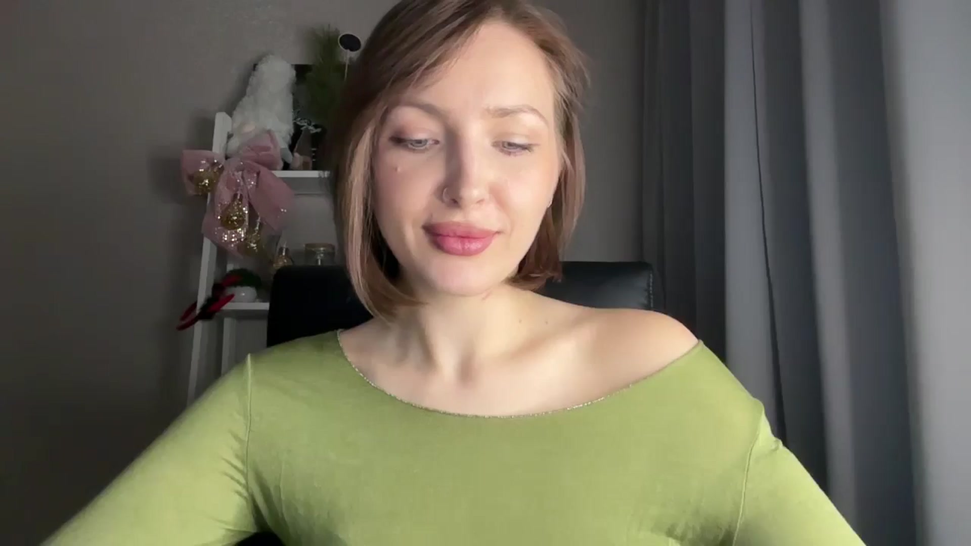 Gallery image thumbnail from Di_Pearl's myfreecams stream on, 01/05/2026, 21:18 image 4 of 20