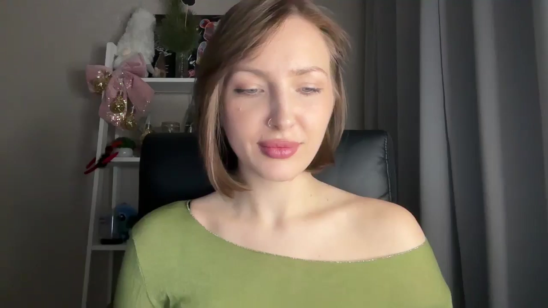 Gallery image thumbnail from Di_Pearl's myfreecams stream on, 01/05/2026, 21:18 image 2 of 20