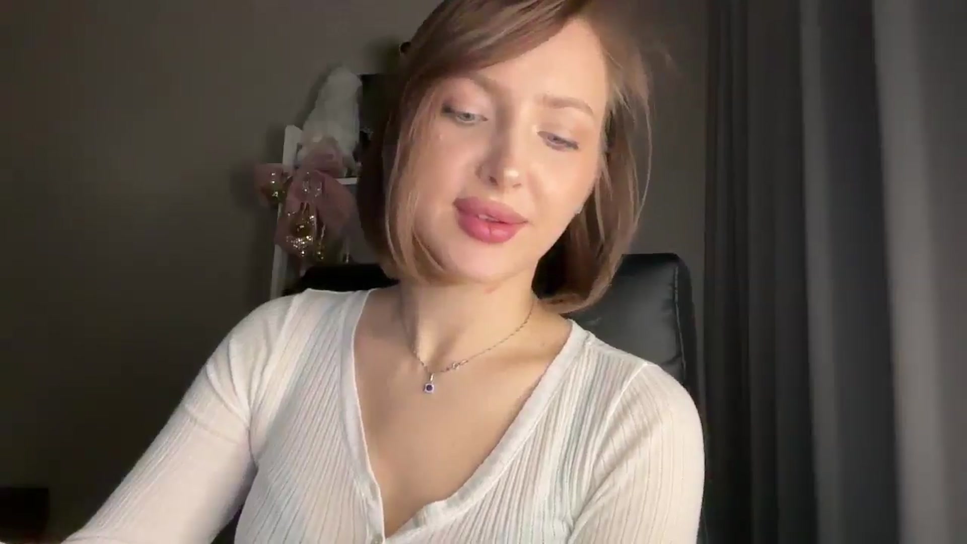 Gallery image thumbnail from Di_Pearl's myfreecams stream on, 01/15/2026, 18:34 image 18 of 20