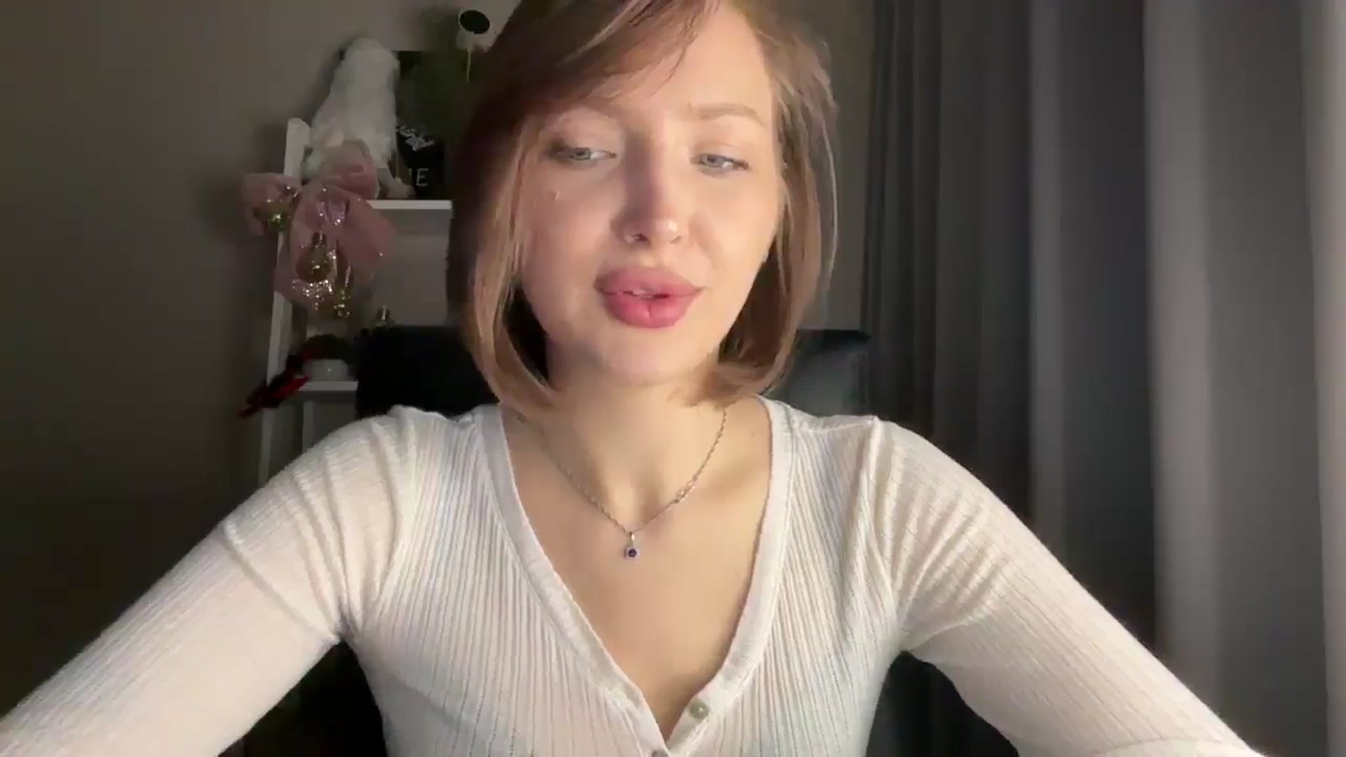 Gallery image thumbnail from Di_Pearl's myfreecams stream on, 01/15/2026, 18:34 image 15 of 20