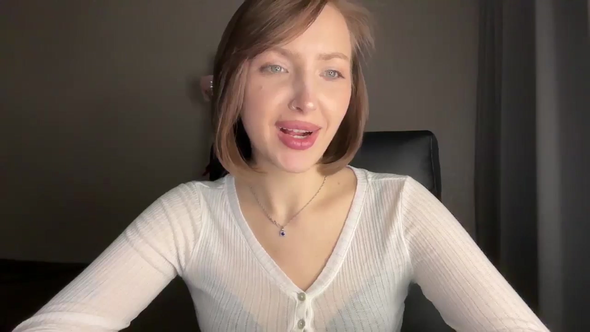 Gallery image thumbnail from Di_Pearl's myfreecams stream on, 01/15/2026, 21:25 image 19 of 20