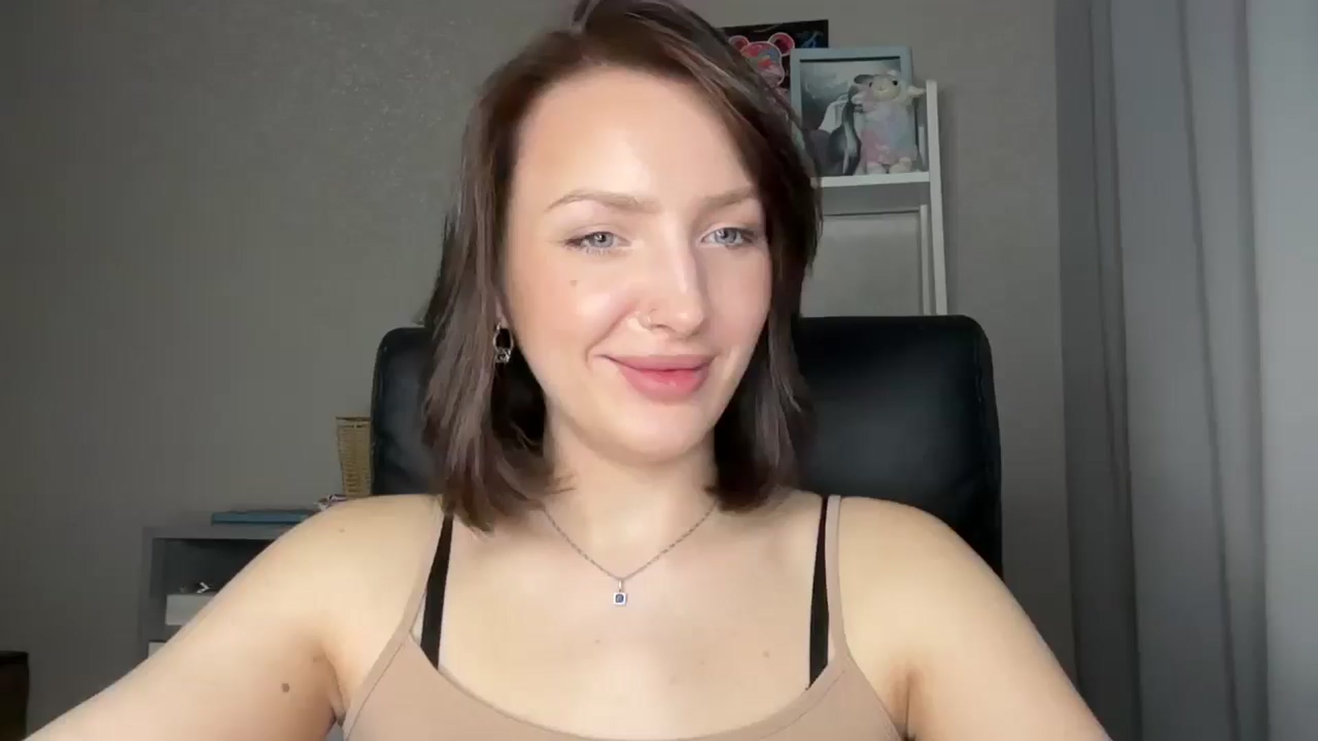 Gallery image thumbnail from Di_Pearl's myfreecams stream on, 03/27/2026, 17:44 image 6 of 20