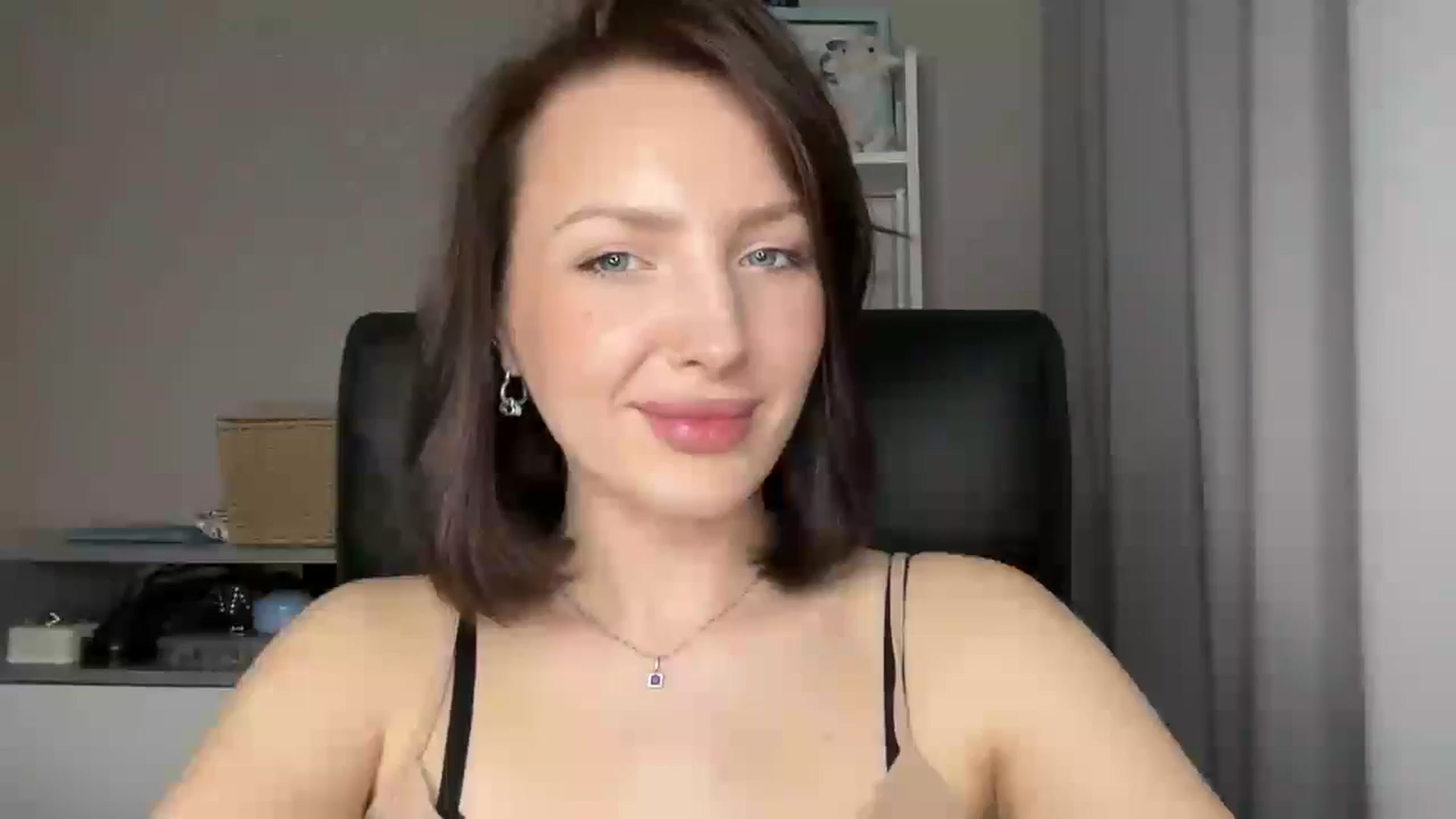 Gallery image thumbnail from Di_Pearl's myfreecams stream on, 03/27/2026, 17:44 image 19 of 20