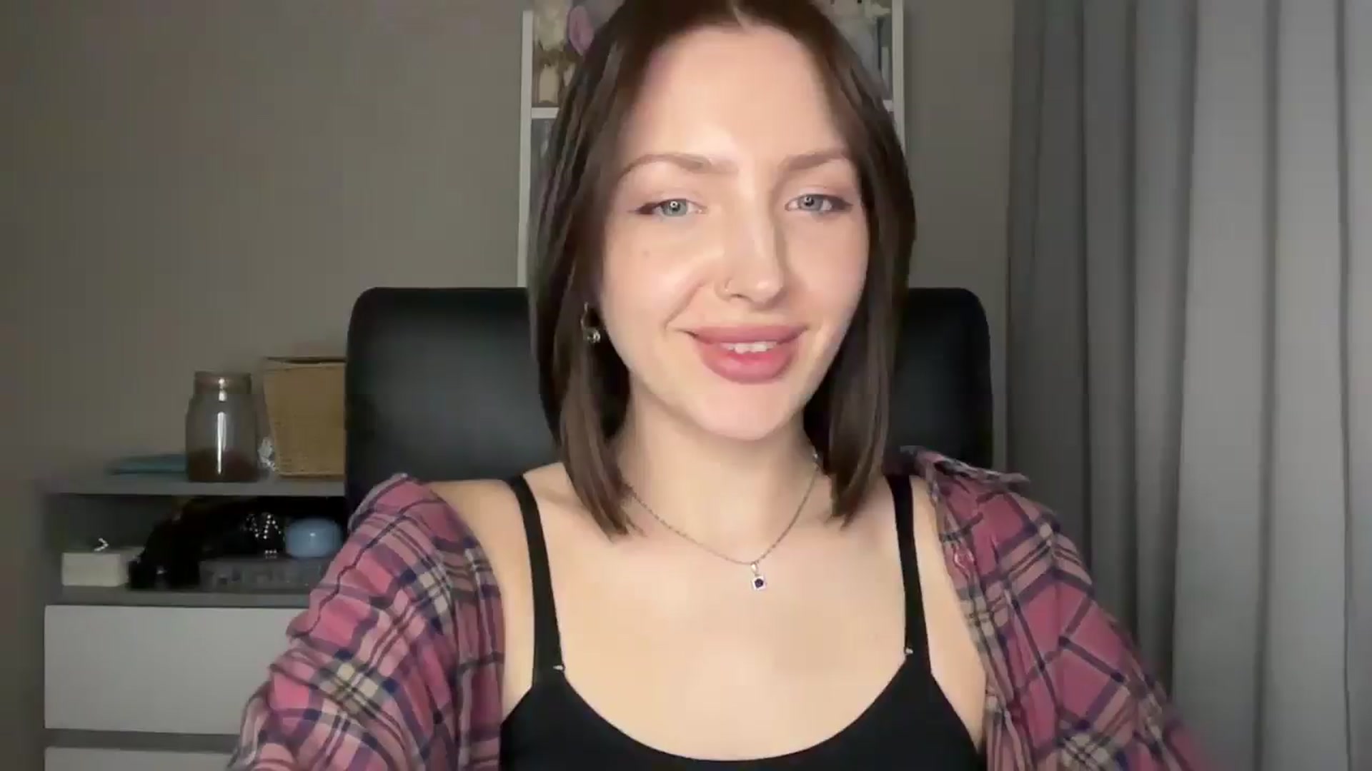Gallery image thumbnail from Di_Pearl's myfreecams stream on, 03/28/2026, 23:23 image 15 of 20
