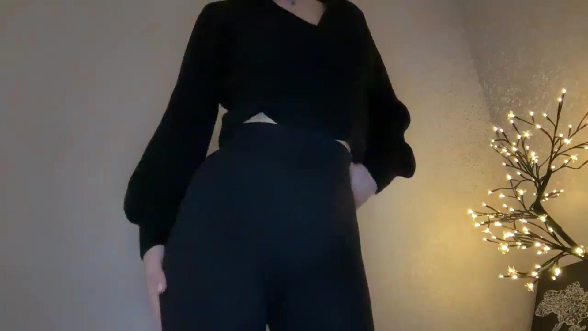 Gallery image thumbnail from Di_Pearl's myfreecams stream on, 04/07/2026, 20:42 image 5 of 20