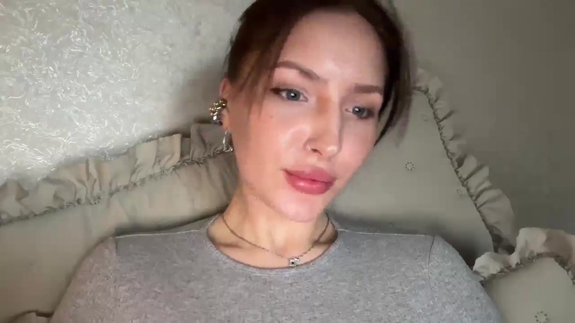 Gallery image thumbnail from Di_Pearl's myfreecams stream on, 04/14/2026, 16:03 image 17 of 20