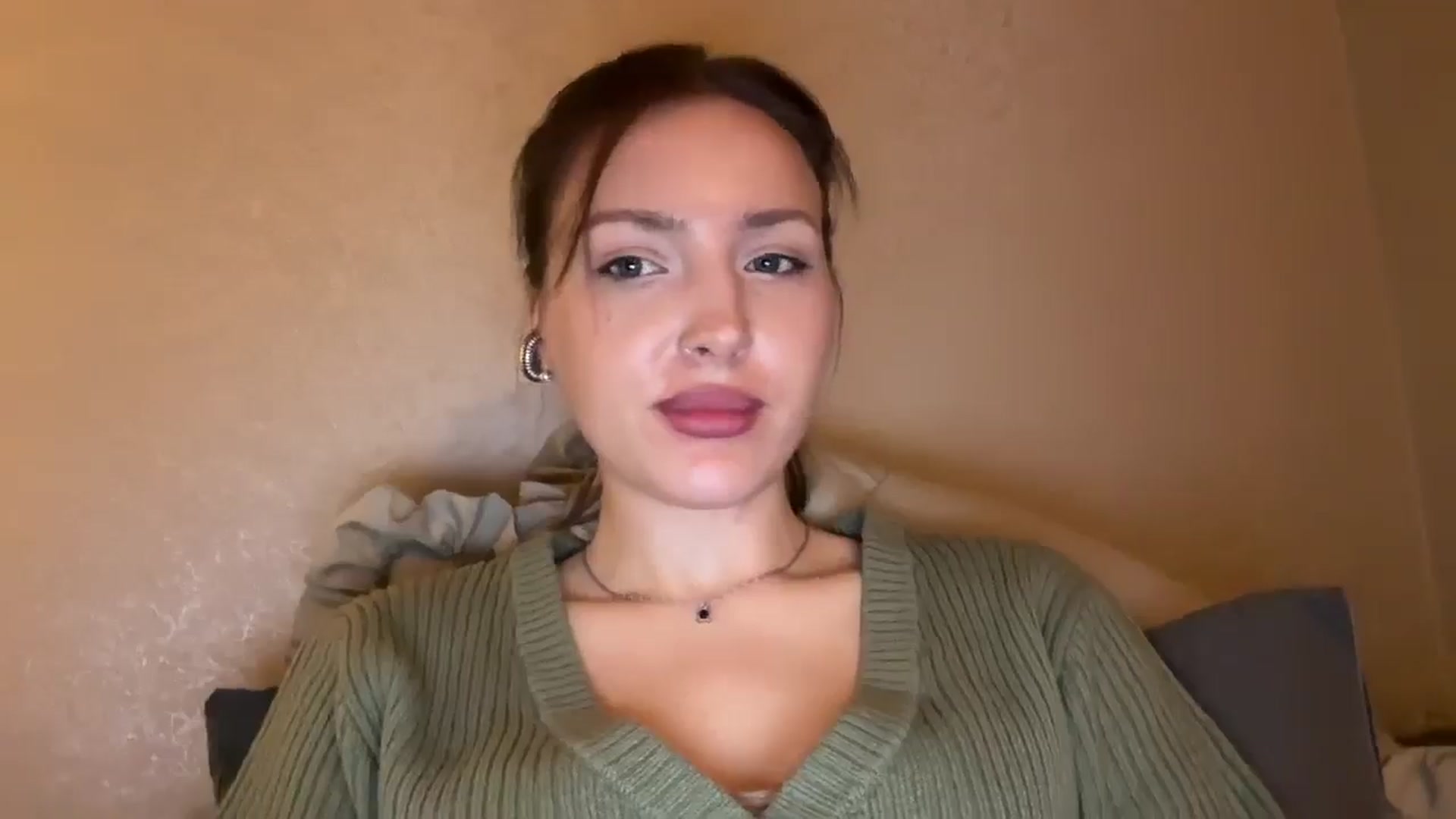 Gallery image thumbnail from Di_Pearl's myfreecams stream on, 04/18/2026, 21:52 image 3 of 20