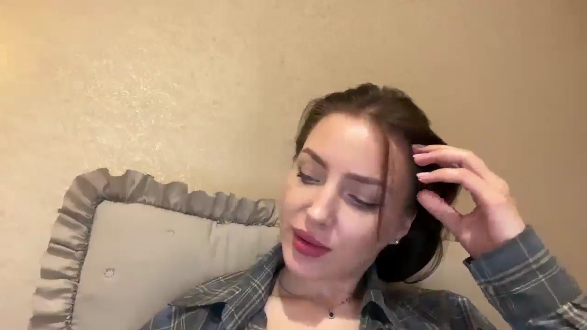 Gallery image thumbnail from Di_Pearl's myfreecams stream on, 04/24/2026, 21:30 image 4 of 20