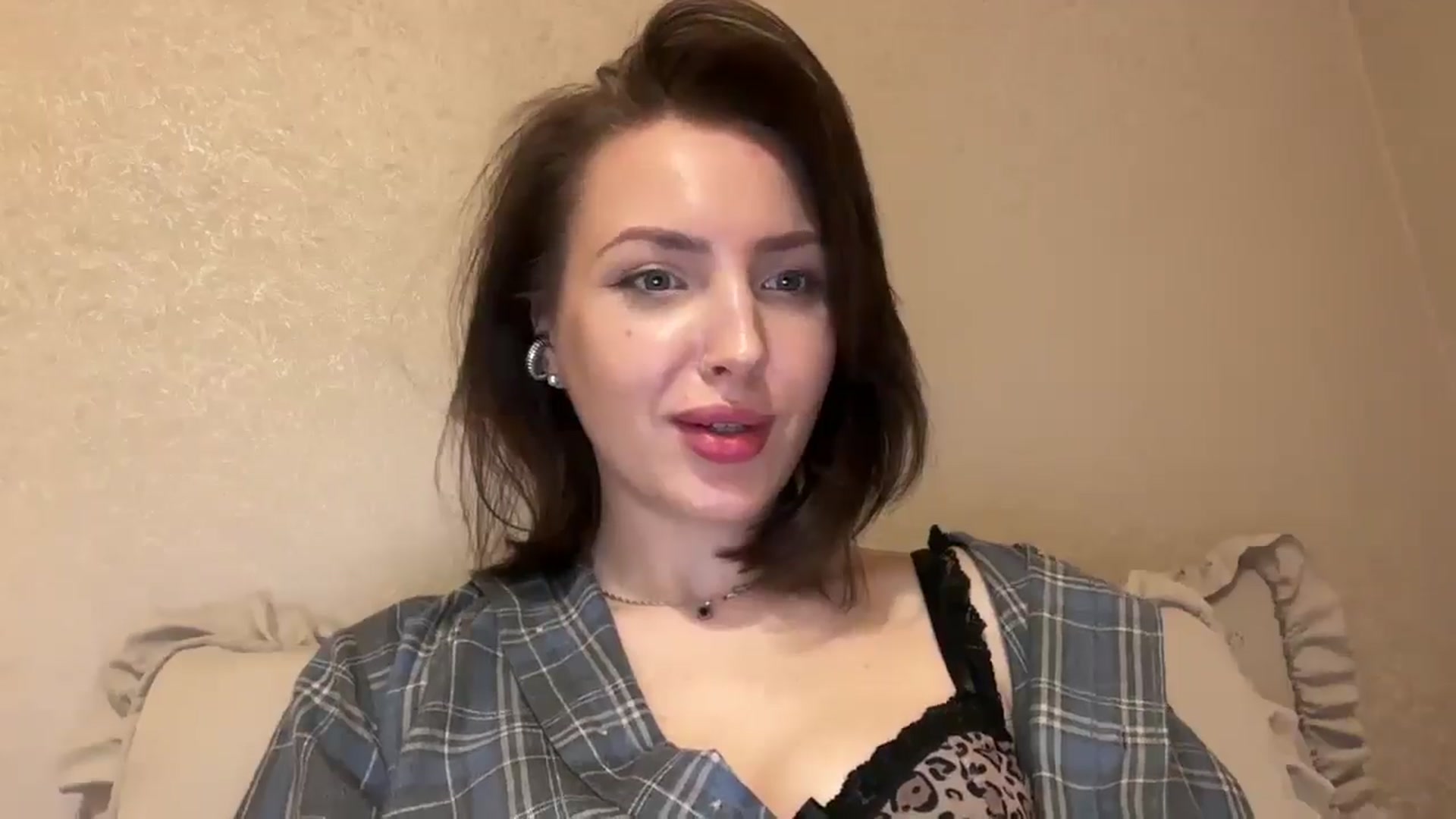 Gallery image thumbnail from Di_Pearl's myfreecams stream on, 04/24/2026, 21:30 image 13 of 20