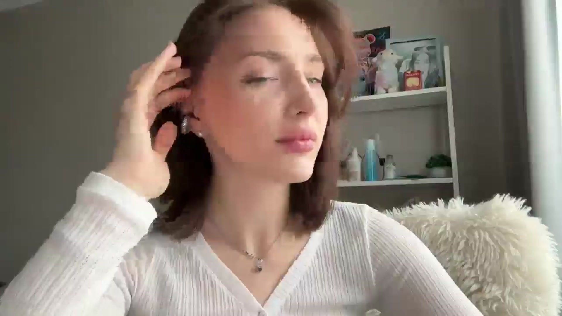 Gallery image thumbnail from Di_Pearl's myfreecams stream on, 05/01/2026, 15:13 image 4 of 20