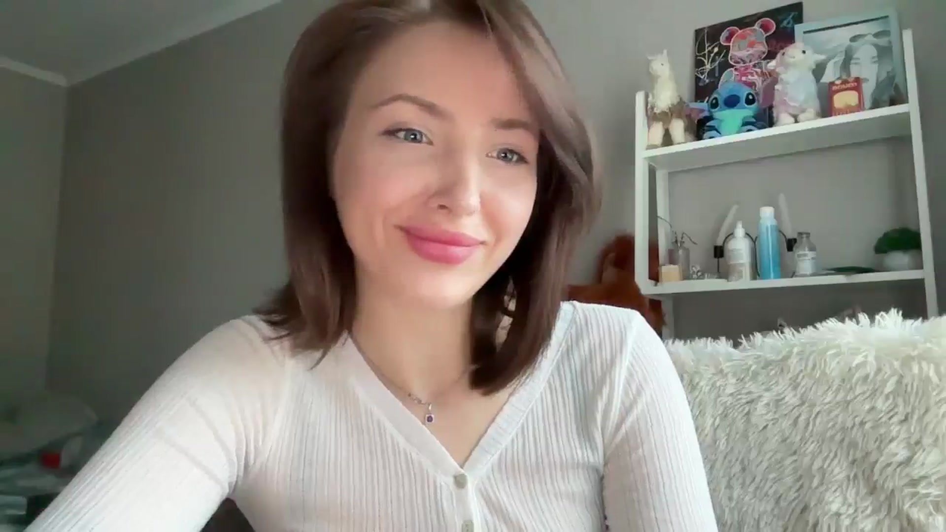 Gallery image thumbnail from Di_Pearl's myfreecams stream on, 05/01/2026, 16:13 image 2 of 20