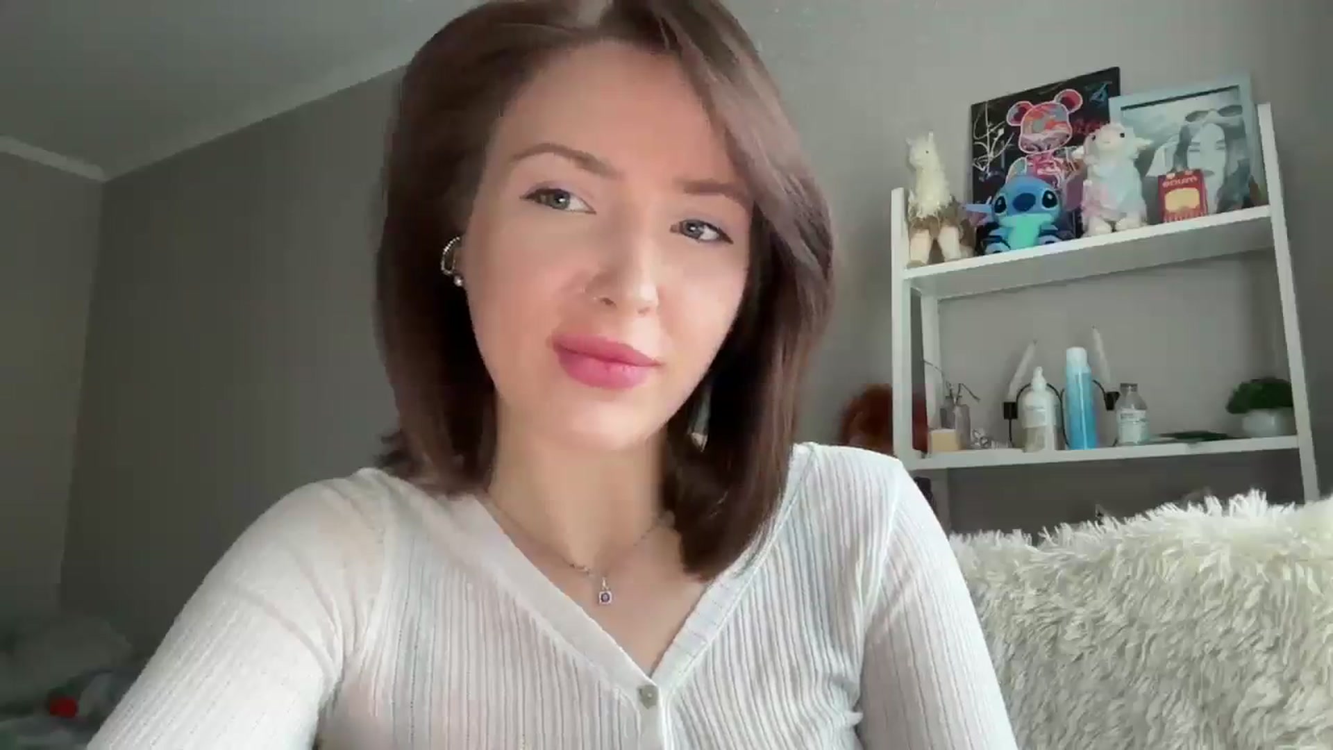 Gallery image thumbnail from Di_Pearl's myfreecams stream on, 05/01/2026, 16:13 image 13 of 20