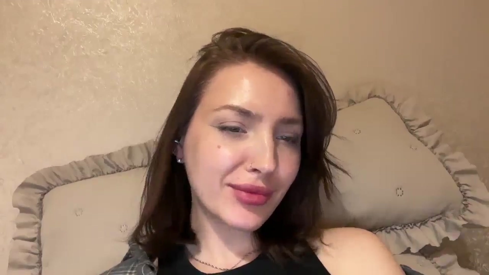 Gallery image thumbnail from Di_Pearl's myfreecams stream on, 05/03/2026, 22:19 image 18 of 20