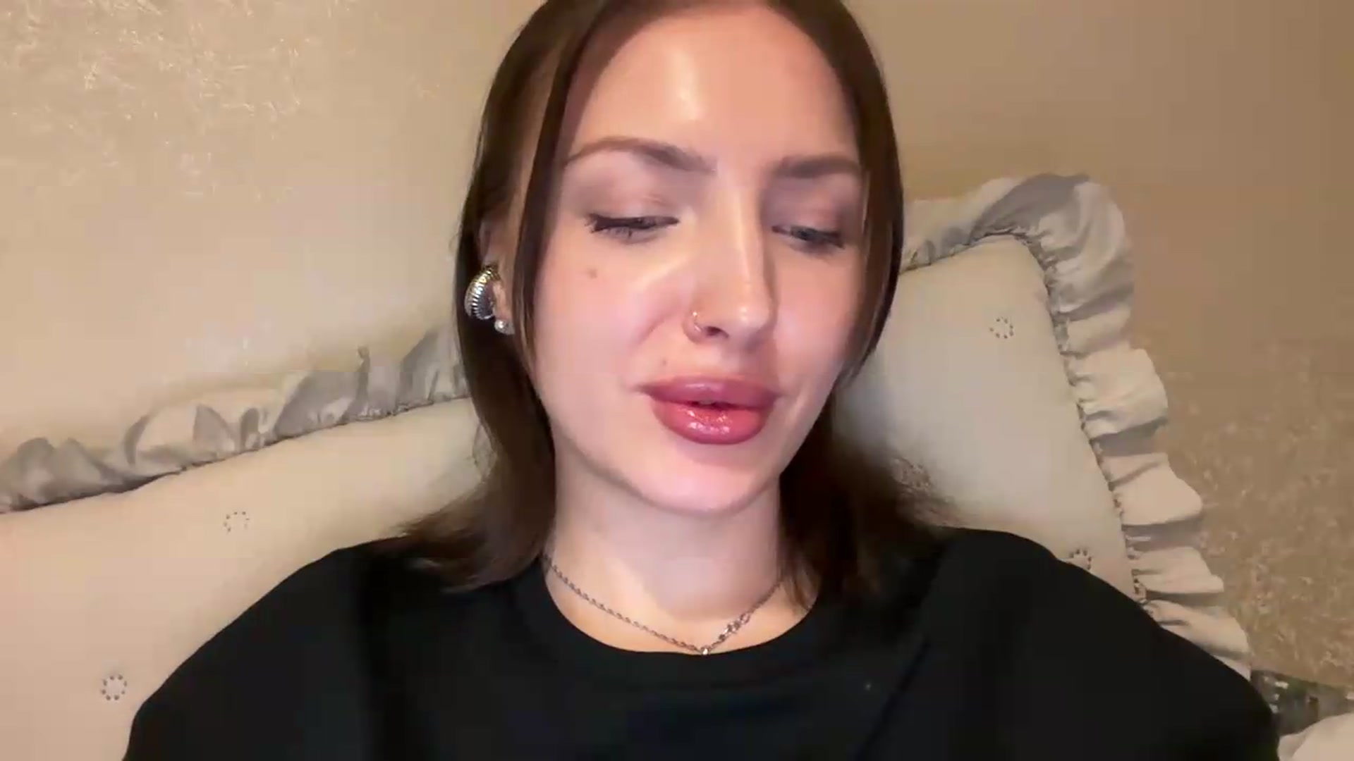Gallery image thumbnail from Di_Pearl's myfreecams stream on, 05/05/2026, 18:59 image 20 of 20