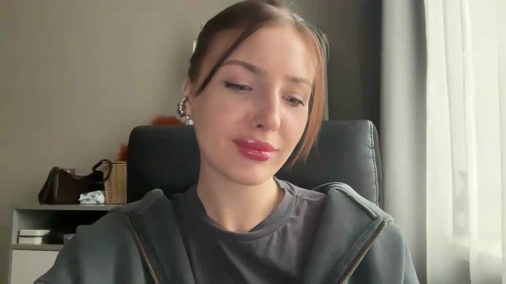Gallery image thumbnail from Di_Pearl's myfreecams stream on, 05/14/2026, 16:32 image 5 of 20