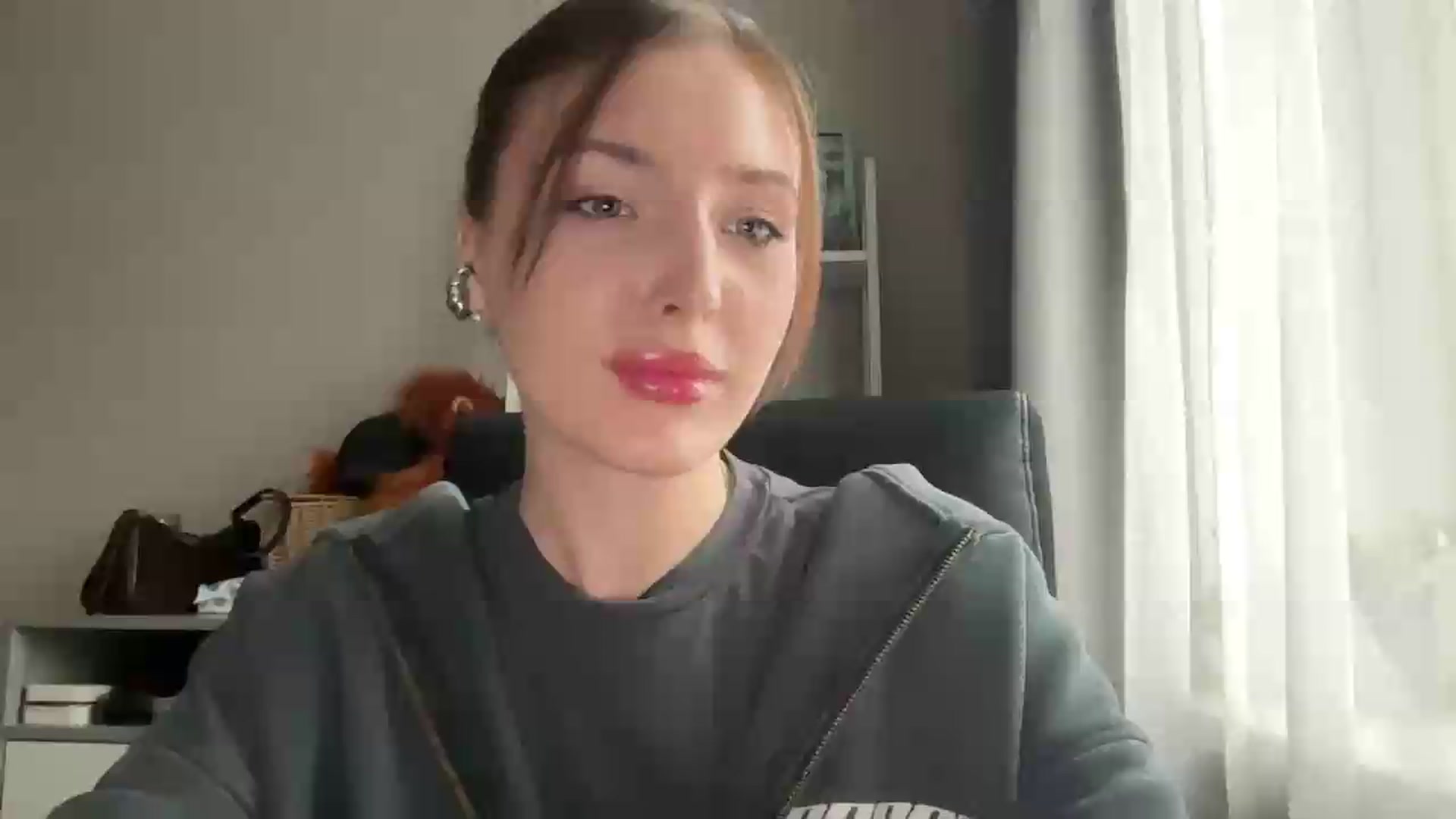 Gallery image thumbnail from Di_Pearl's myfreecams stream on, 05/14/2026, 16:32 image 10 of 20