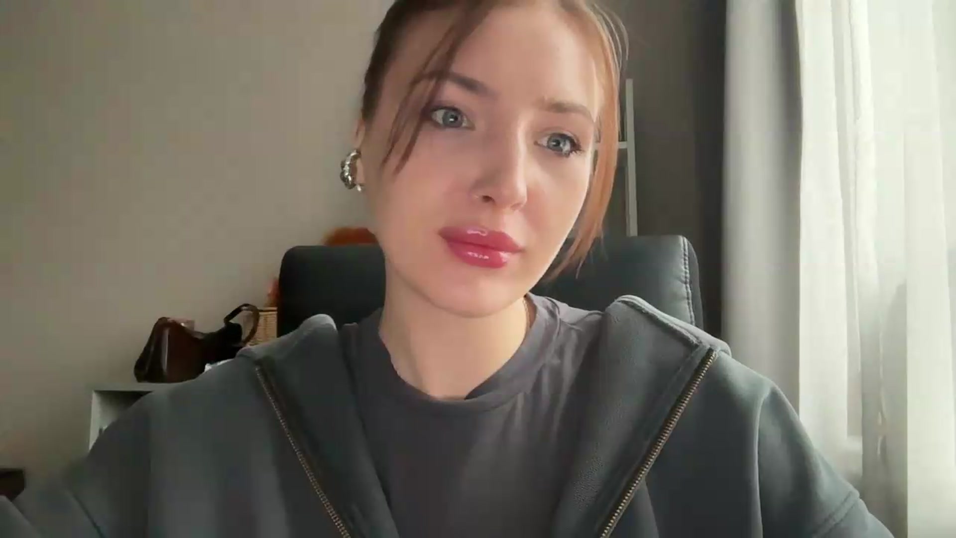 Gallery image thumbnail from Di_Pearl's myfreecams stream on, 05/14/2026, 16:32 image 3 of 20